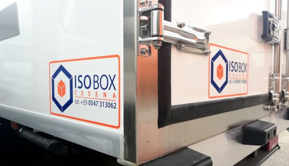 Dettaglio furgone frigo Iveco daily Isobox